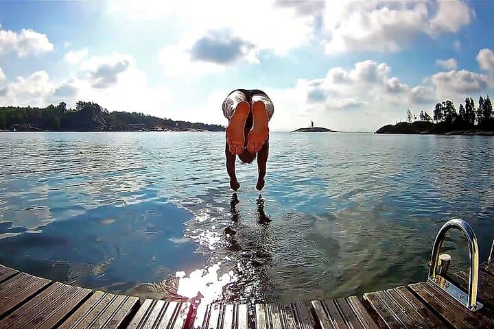 Helsinki Sauna & Sightseeing Cruise to Suomenlinna — Bathing, SUP and Harbor Views photo 6