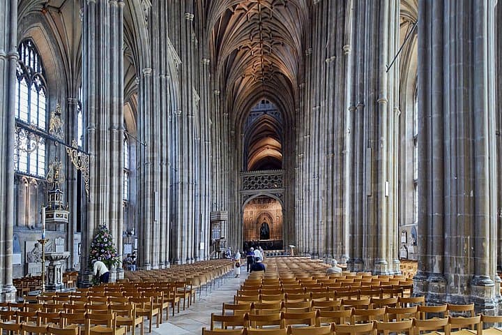 Full-Day Kent Garden of England Private Tour: Canterbury, Dover & Leeds Castle