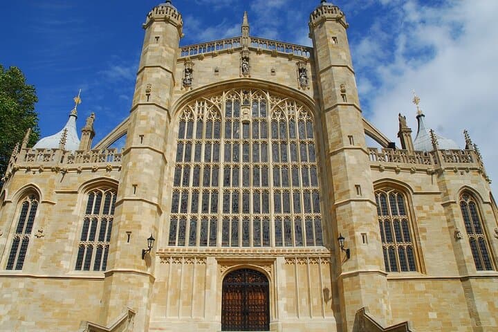 Private Day Trip to Windsor, Stonehenge and Bath from London — Chauffeur Service photo 2