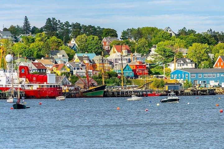 Peggy's Cove, Mahone Bay & Lunenburg: A 5‑Hour Coastal Drive from Halifax photo 1