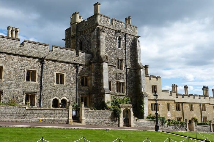 Layover Windsor Private Tour from LHR: Windsor Castle, Runnymede & Great Park in 5 Hours photo 2