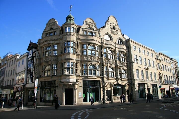 Private London Luxury Shopping Tour by Executive Car photo 5