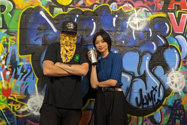 Hands-on Graffiti Workshop in Downtown Los Angeles: Spray Paint Lessons with a Local Artist photo 4