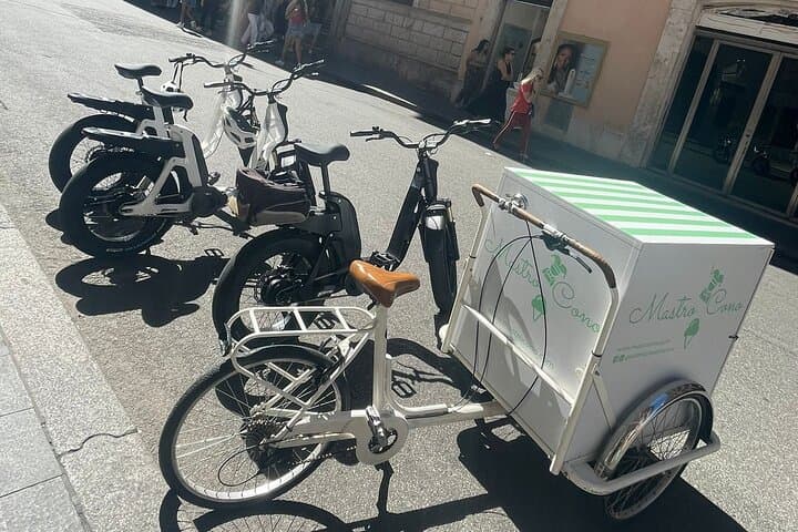 Best of Rome by E-Bike: Gelato Breaks & Historic Squares photo 2