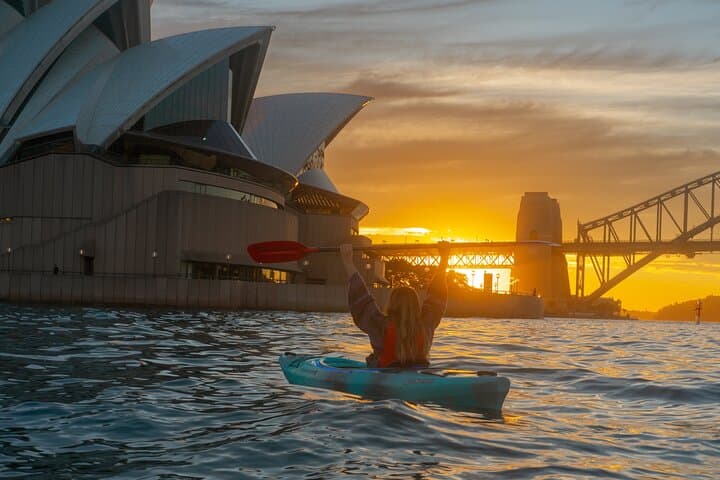 LED Kayak Sunrise Tour: Paddle the Sydney Opera House & Harbour Bridge photo 3