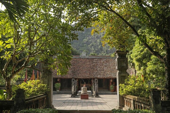 Ninh Binh Day Trip: Mua Cave, Tam Coc Boat Ride & Hoa Lu Private Tour