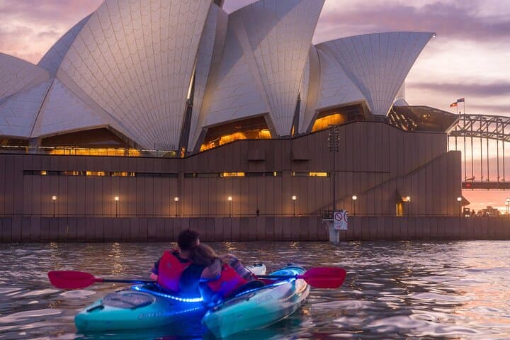 LED Kayak Sunrise Tour: Paddle the Sydney Opera House & Harbour Bridge photo 5