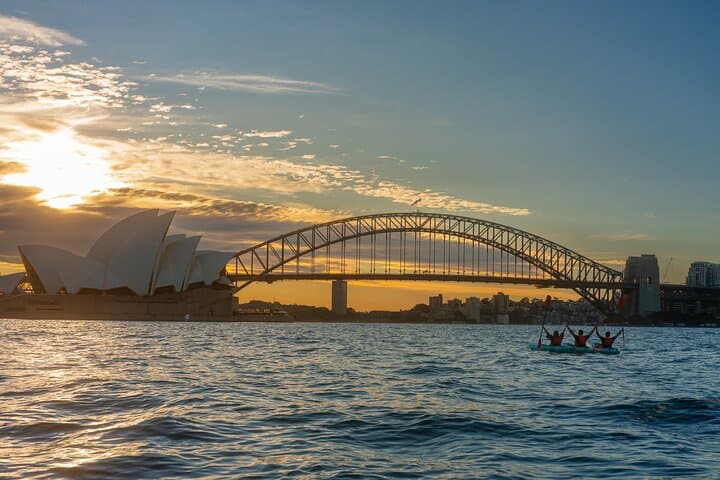 LED Kayak Sunrise Tour: Paddle the Sydney Opera House & Harbour Bridge photo 6