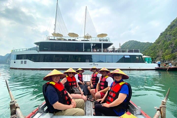 Jade Sails Day Cruise in Lan Ha Bay: Kayaking, Caves & Luxury photo 2