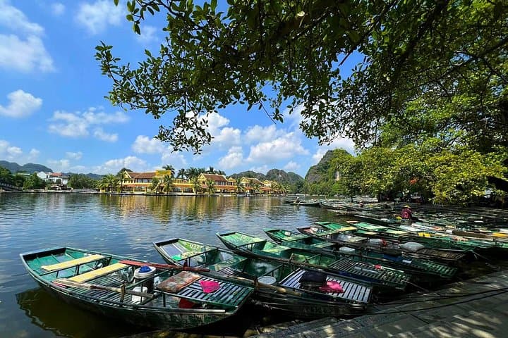 Hanoi to Mua Cave, Tam Coc & Hoa Lu: Private Day Tour from Hanoi photo 3