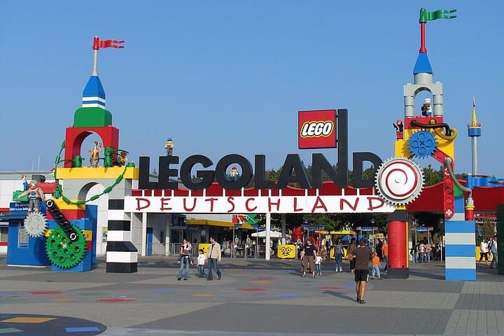 Private Transfer from Singapore to LEGOLAND Malaysia — Stress-Free Roundtrip Minibus