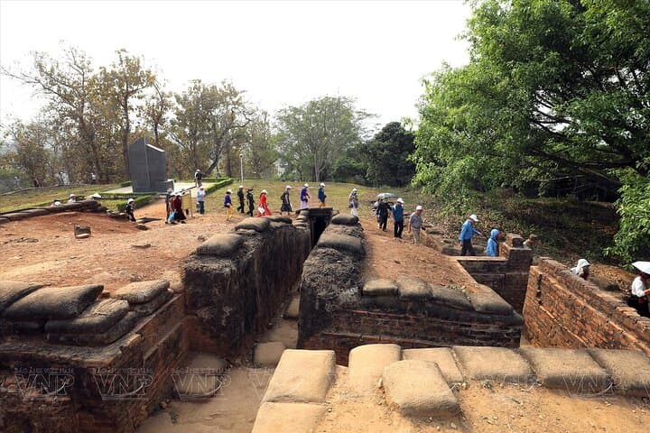 Dien Bien Phu Historical Discovery Tour: A Day at A1 Hill, Muong Phang & Pha Khoang Lake photo 4