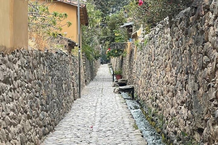 Private Sacred Valley Tour: Ollantaytambo, Moray, Maras & Pisac photo 4
