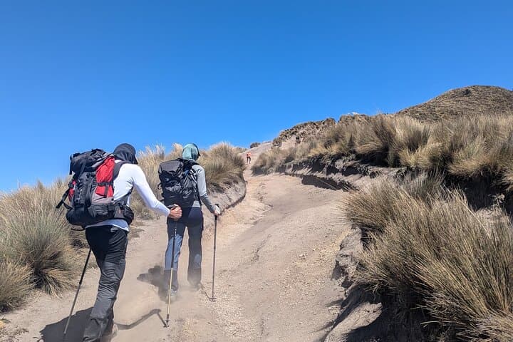 Rucu Pichincha via Teleferico: Summit Hike from Quito photo 3