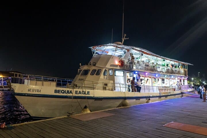 Cartagena White Night Boat Party: Buffet Dinner & Open Bar in the Bay photo 5