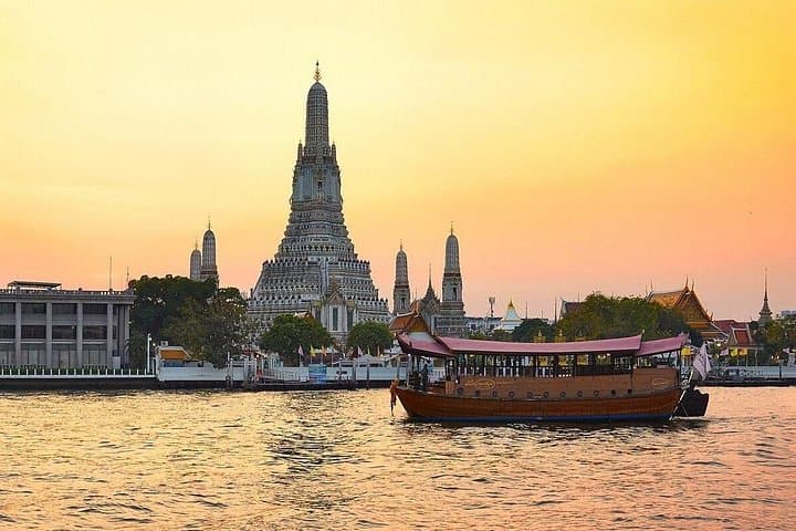 Manohra Luxury Dinner Cruise on the Chao Phraya — Bangkok Evening Cruise with Pre-Canapés photo 1