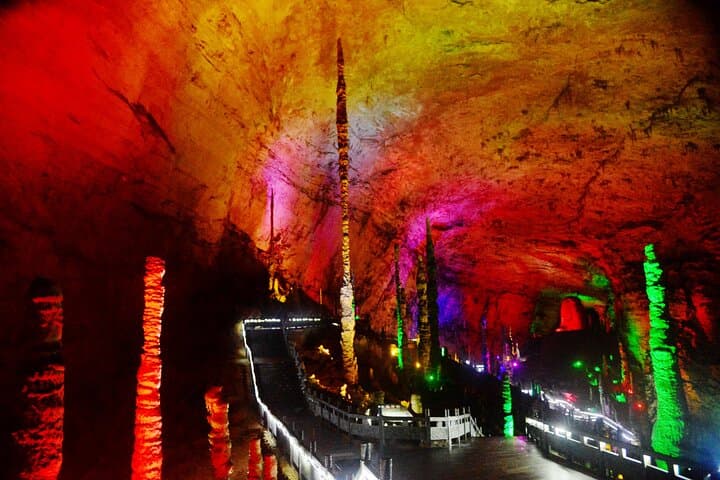 Zhangjiajie 5-Day Ultimate Tour — Avatar Mountains, Glass Bridge & Tianmen photo 4
