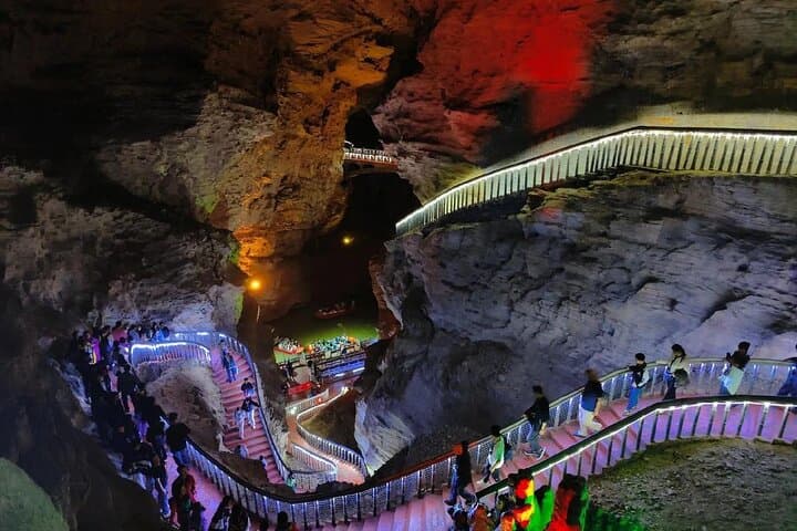 Zhangjiajie 5-Day Ultimate Tour — Avatar Mountains, Glass Bridge & Tianmen photo 5