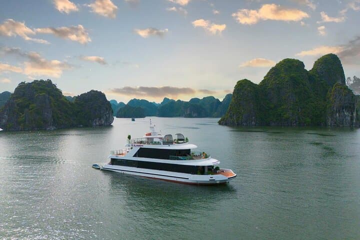 Lan Ha Bay Sunset Cruise with Kayaking, Water Slide & Floating Village Visit