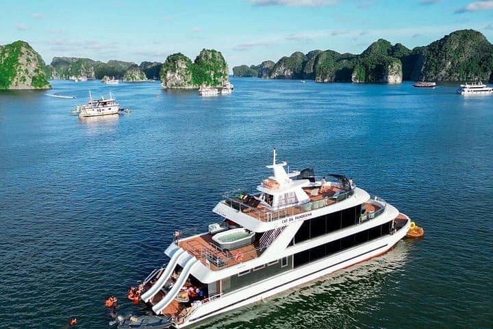 Lan Ha Bay Luxury Sunset Cruise from Cat Ba Island: Kayaking, Swimming & Jacuzzi photo 2