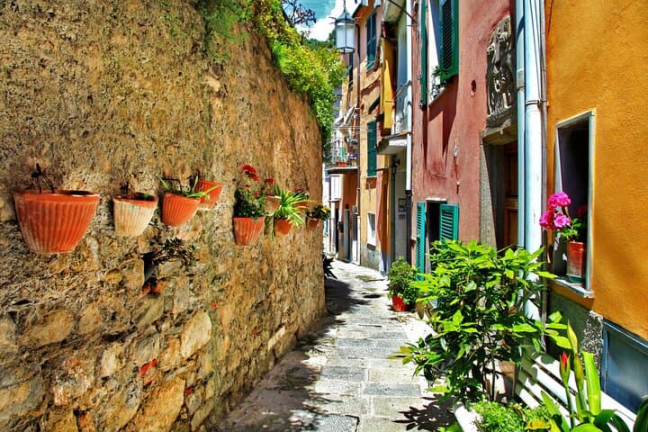 Private Cinque Terre Day Trip from Florence — Guided Walks, Boat Rides & Local Flavors photo 4