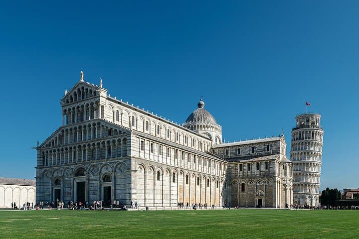 Private Day Tour: Pisa & Lucca with Pastry Tasting from Florence