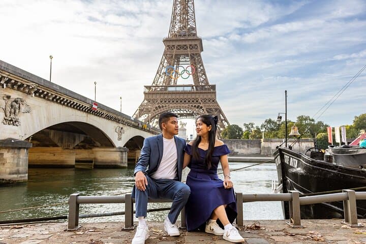 Capture Paris: Private Professional Photoshoot at the Eiffel Tower & Bir-Hakeim photo 3