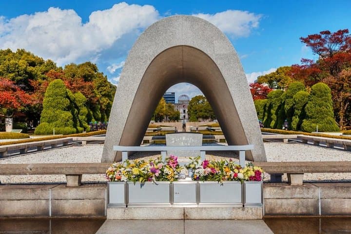 Private Hiroshima & Miyajima Day Tour from Osaka — Peace Park to Itsukushima Shrine photo 3