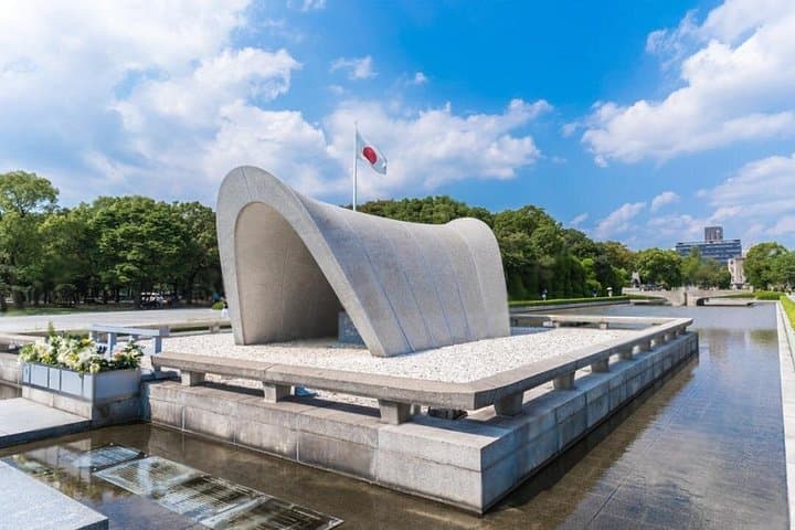 Private Hiroshima & Miyajima Day Tour from Osaka — Peace Park to Itsukushima Shrine photo 4