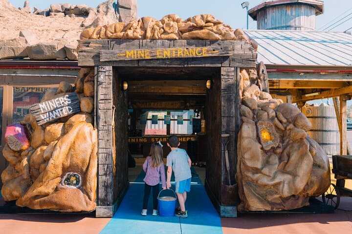 Pigeon Forge Gem Mining Bucket: Family-Friendly Gem Digging in the Smokies photo 4