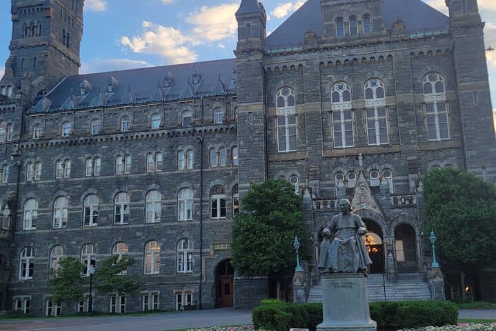 Sunset Drive & Monuments: Private Guided Washington DC Evening Tour photo 2