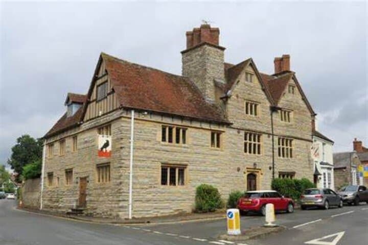 Alternative Shakespeare Countryside Pub Tour & 3-Course Carvery from Stratford-upon-Avon photo 2