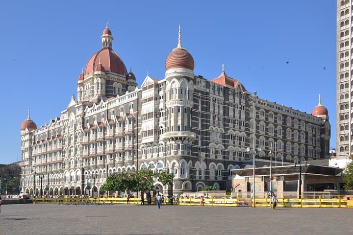 Explore Mumbai: Accessible City Tour with Guide