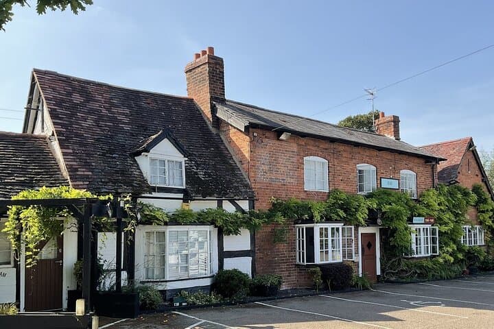 Alternative Shakespeare Countryside Pub Tour & 3-Course Carvery from Stratford-upon-Avon photo 5