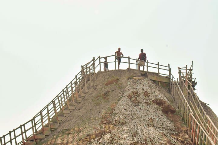 Totumo Mud Volcano Tour from Cartagena: Mud Baths, Local Snacks & Easy Transit photo 2