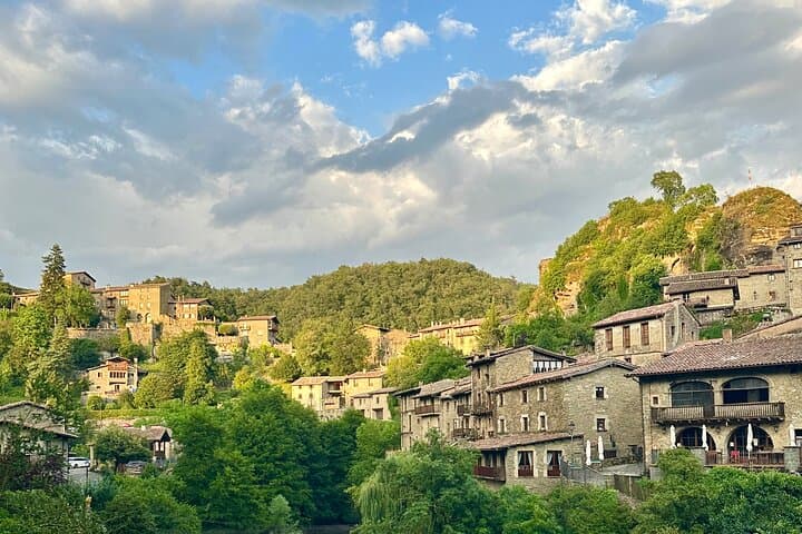 Hiking Rupit to Salt de Sallent: Medieval Village, Canyon Walk and 82m Waterfall photo 2