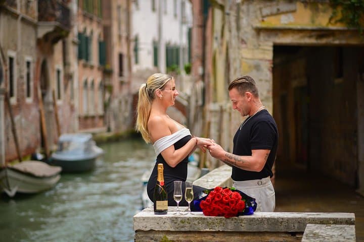 Venice Private Photoshoot: Rialto, St. Mark's & Campo Santa Maria Formosa Portrait Session photo 2