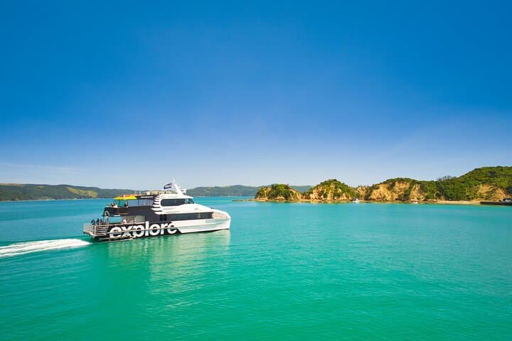 Rotoroa Island and Man O' War Vineyard Day Combo from Auckland