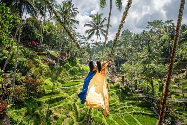 Private Bali Swing, Ubud Monkey Forest & Tegenungan Waterfall Tour photo 2