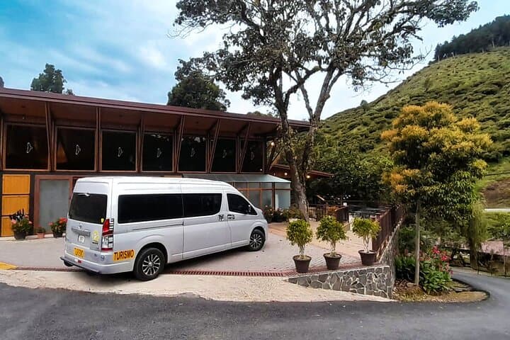 La Fortuna to Liberia Private Transfer — Minivan Airport Shuttle with Flexible Stops photo 5