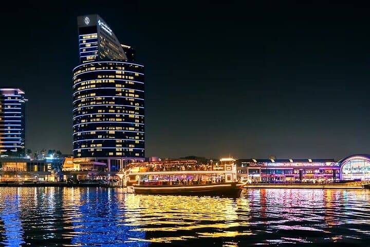 dubai-canal-luxury-dhow-cruise-dinner-imagine-show-views photo 3