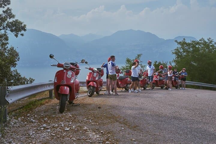 Round-the-Lake Vespa Route: Self-Guided Day Tour from Bardolino photo 4