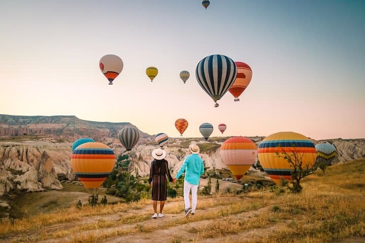 Sunrise Balloon Flight Over Göreme: Luxury Cappadocia Balloon Tour Guide