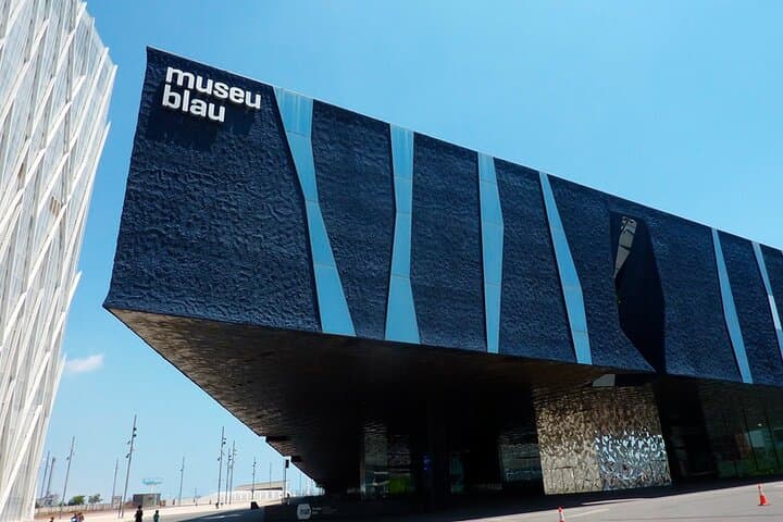 Electric Bike Tour of Barcelona Beaches and Parks — Port Olímpic to Poblenou photo 5