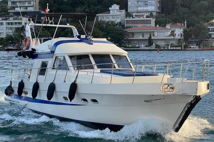 Private Luxury Yacht on the Bosphorus — 14m Bosphorus Cruise in Istanbul photo 6