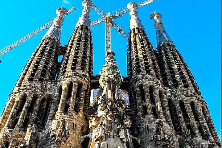 Full-Day Barcelona City Tour and La Roca Village Outlet Experience photo 5