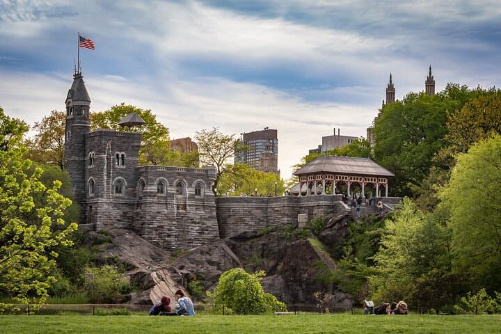 Solve the Central Park Heist: Self-Guided Outdoor Escape Adventure