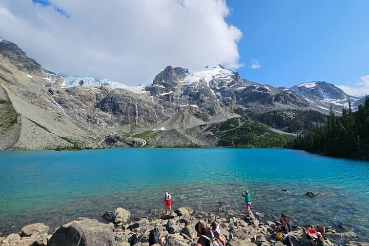 Joffre Lakes Day Hike: Upper Lake, Glacier Views & Sea to Sky Drive