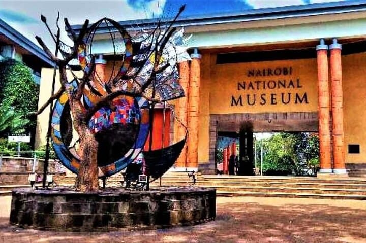 Nairobi City Tour: National Museum, KICC Views & Giraffe Centre photo 3