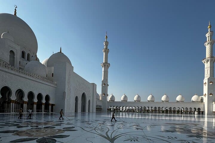 Abu Dhabi Full-Day Culture and Landmarks Tour from Dubai photo 5